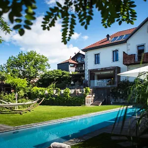 Отель Le Clos Des Sens, Анси