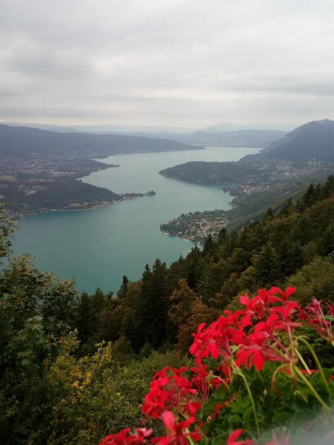Vila La Ferme Du Parroi Annecy Francie