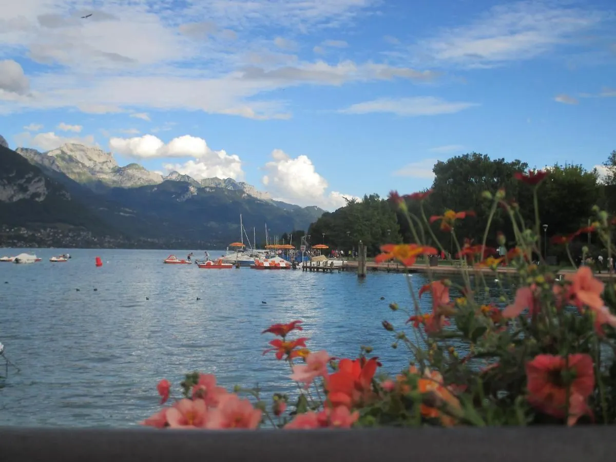 Vila La Ferme Du Parroi Annecy Francie